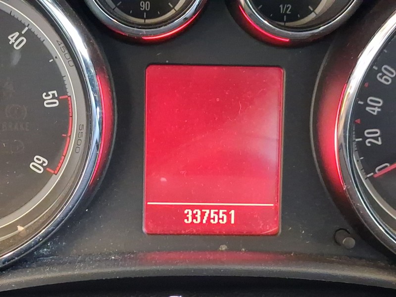 opel astra j (p10) del año 2010