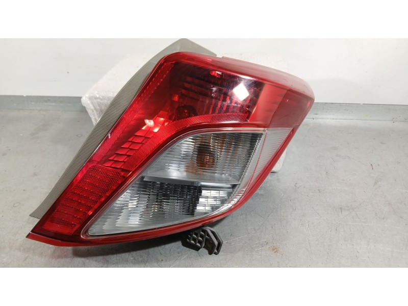 Recambio de piloto trasero derecho para toyota yaris (_p13_) 1.3 (nsp130_) referencia OEM IAM 815510D370  