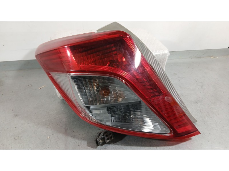 Recambio de piloto trasero izquierdo para toyota yaris (_p13_) 1.3 (nsp130_) referencia OEM IAM 815610D370  