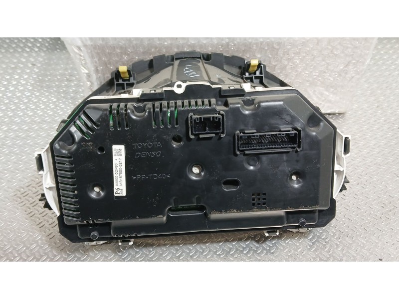 Recambio de cuadro instrumentos para toyota yaris (_p13_) 1.3 (nsp130_) referencia OEM IAM 553030D120C0  