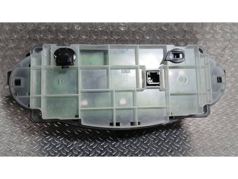 Recambio de mando climatizador para toyota yaris (_p13_) 1.3 (nsp130_) referencia OEM IAM   