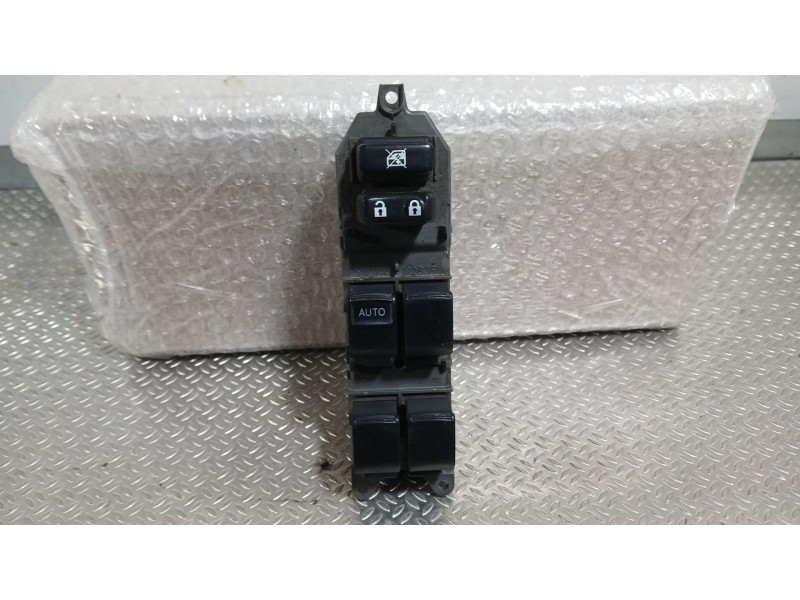 Recambio de mando elevalunas delantero izquierdo para toyota yaris (_p13_) 1.3 (nsp130_) referencia OEM IAM 848200D170  