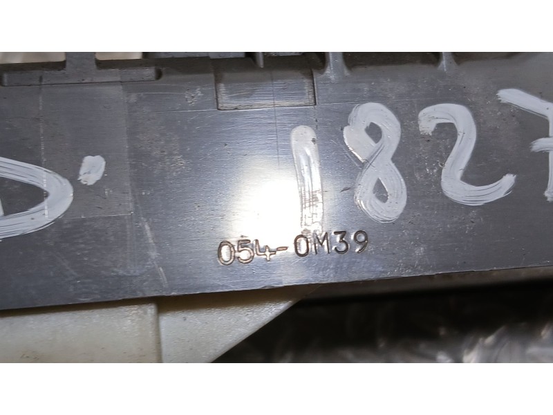 Recambio de mando elevalunas delantero izquierdo para toyota yaris (_p13_) 1.3 (nsp130_) referencia OEM IAM 848200D170  