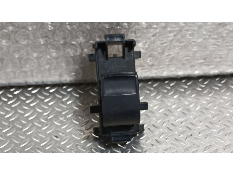 Recambio de mando elevalunas trasero derecho para toyota yaris (_p13_) 1.3 (nsp130_) referencia OEM IAM 848100D030  