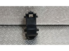MANDO ELEVALUNAS TRASERO IZQUIERDO 848100D030 
