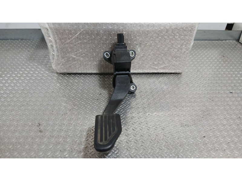 Recambio de potenciometro pedal para toyota yaris (_p13_) 1.3 (nsp130_) referencia OEM IAM 781100D140  