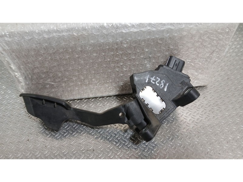 Recambio de potenciometro pedal para toyota yaris (_p13_) 1.3 (nsp130_) referencia OEM IAM 781100D140  