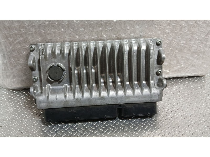 Recambio de centralita motor uce para toyota yaris (_p13_) 1.3 (nsp130_) referencia OEM IAM 896610DP41  