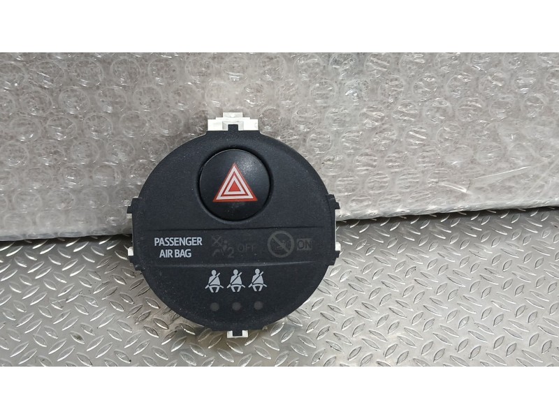 Recambio de warning para toyota yaris (_p13_) 1.3 (nsp130_) referencia OEM IAM   