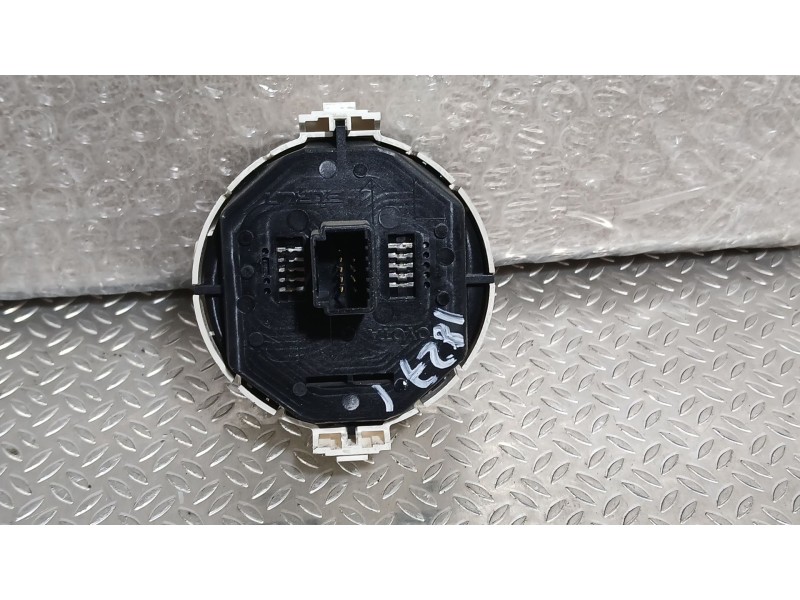 Recambio de warning para toyota yaris (_p13_) 1.3 (nsp130_) referencia OEM IAM   