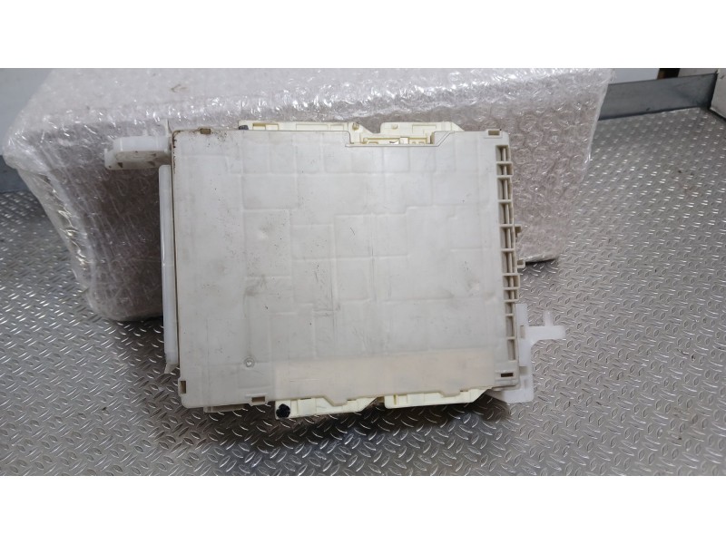 Recambio de caja reles / fusibles para toyota yaris (_p13_) 1.3 (nsp130_) referencia OEM IAM   