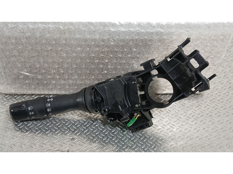 Recambio de mando luces para toyota yaris (_p13_) 1.3 (nsp130_) referencia OEM IAM 8415202070  