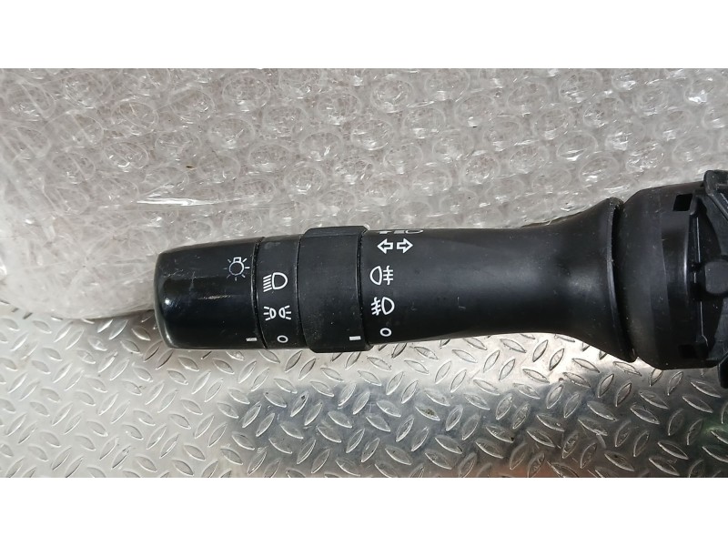 Recambio de mando luces para toyota yaris (_p13_) 1.3 (nsp130_) referencia OEM IAM 8415202070  