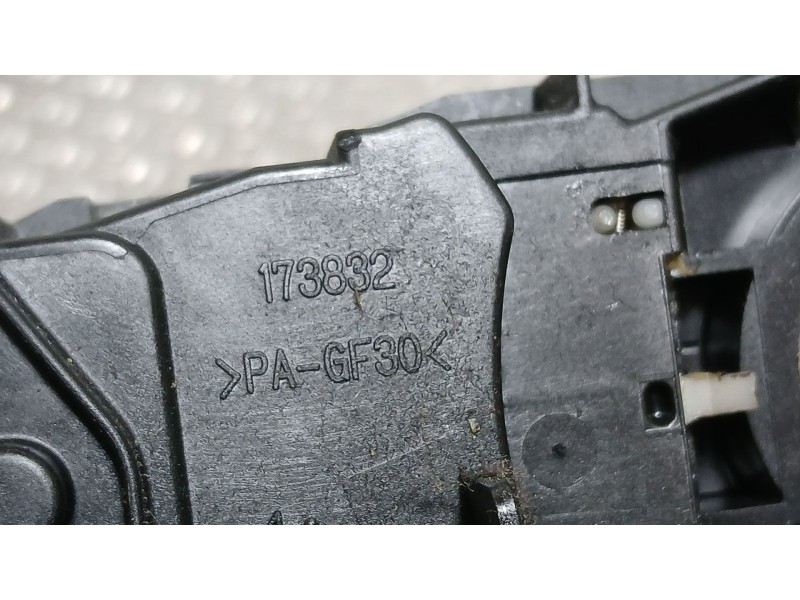 Recambio de mando luces para toyota yaris (_p13_) 1.3 (nsp130_) referencia OEM IAM 8415202070  