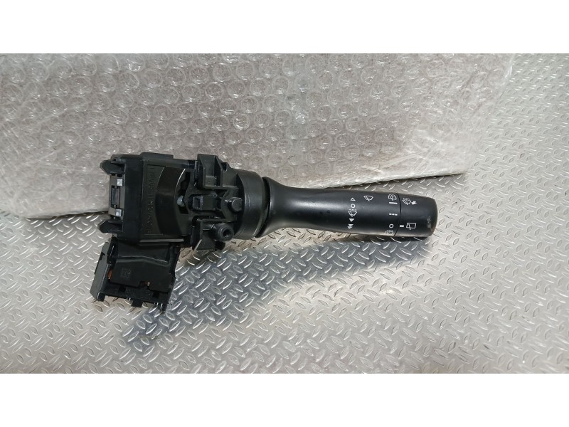 Recambio de mando limpia para toyota yaris (_p13_) 1.3 (nsp130_) referencia OEM IAM   