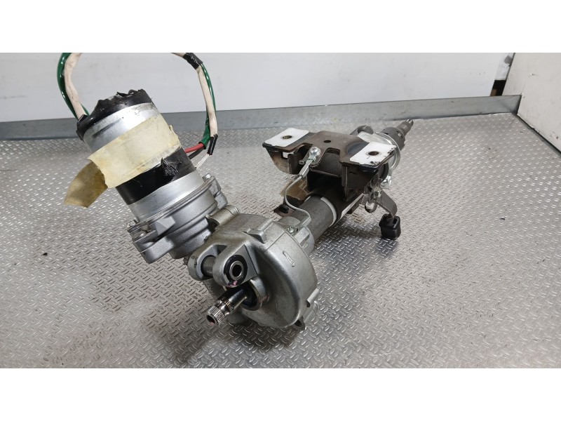 Recambio de columna direccion para toyota yaris (_p13_) 1.3 (nsp130_) referencia OEM IAM 4520A0D051  