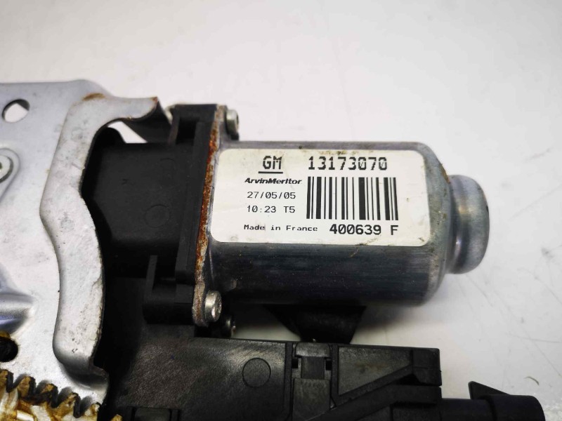 Recambio de elevalunas delantero derecho para opel combo (corsa c) 1.3 16v cdti cat (z 13 dt / ln9) referencia OEM IAM 13173070 
