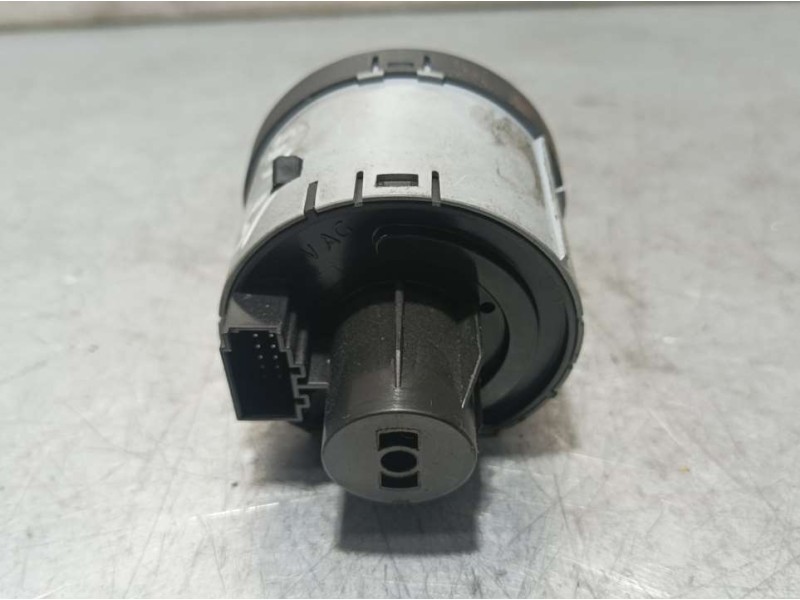 Recambio de mando luces para skoda rapid active referencia OEM IAM 5E0941431N 10118115 