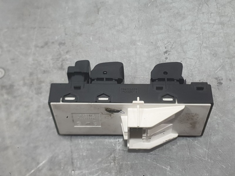 Recambio de mando elevalunas delantero izquierdo para hyundai i20 iii (bc3, bi3) 1.0 t-gdi referencia OEM IAM 93571Q00104X  