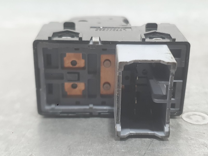 Recambio de mando elevalunas delantero derecho para hyundai i20 iii (bc3, bi3) 1.0 t-gdi referencia OEM IAM 93581Q00004X  