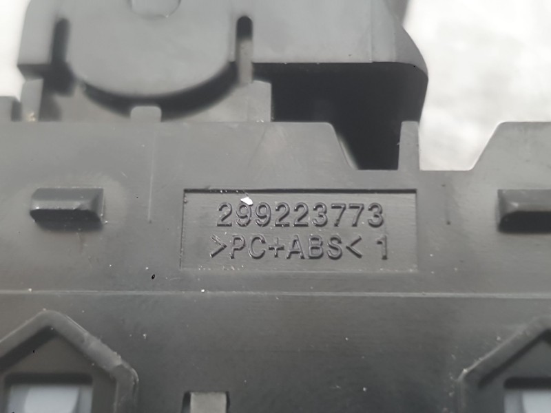 Recambio de mando elevalunas delantero derecho para hyundai i20 iii (bc3, bi3) 1.0 t-gdi referencia OEM IAM 93581Q00004X  