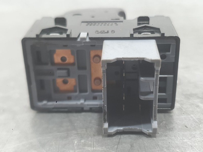 Recambio de mando elevalunas trasero derecho para hyundai i20 iii (bc3, bi3) 1.0 t-gdi referencia OEM IAM 93581Q00004X  