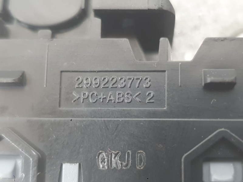Recambio de mando elevalunas trasero derecho para hyundai i20 iii (bc3, bi3) 1.0 t-gdi referencia OEM IAM 93581Q00004X  