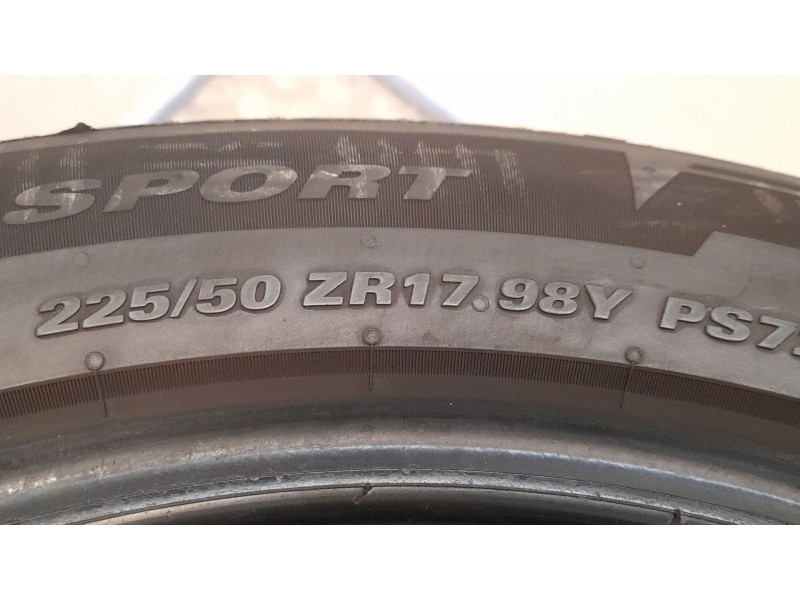 Recambio de neumatico pareja para neumaticos reutilizados - referencia OEM IAM 225501798Y KUMHO 225/50/17/98Y