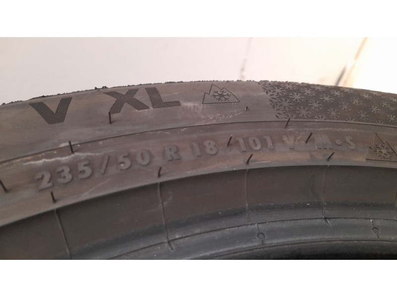 Recambio de neumatico pareja para neumaticos reutilizados - referencia OEM IAM 2355018101Y CONTIENTAL 235/50/18/101Y