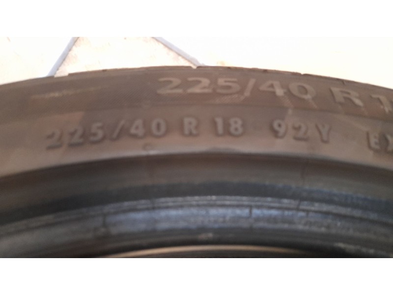Recambio de neumatico pareja para neumaticos reutilizados - referencia OEM IAM 225401892Y NORAUTO 225/40/18/92Y