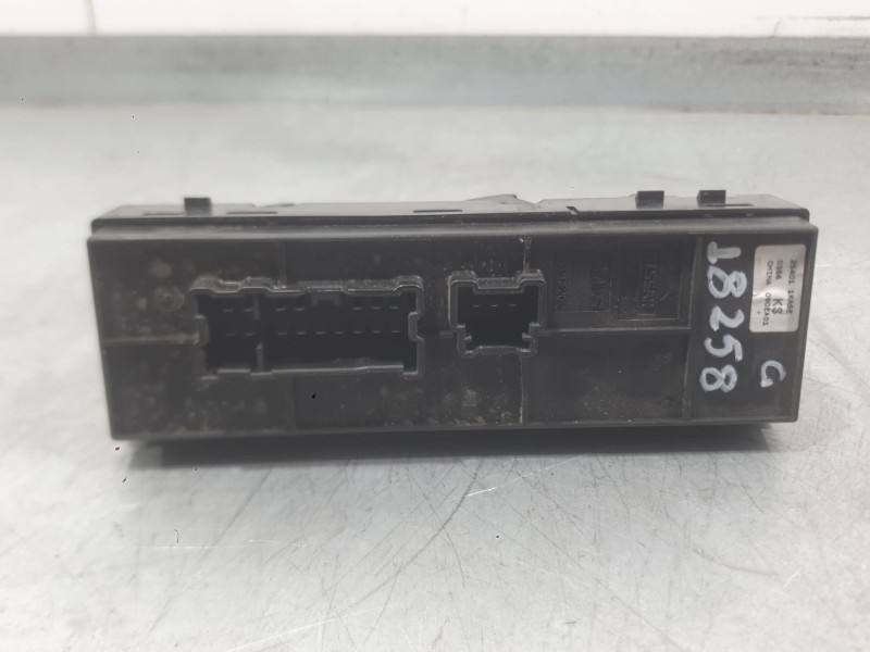 Recambio de mando elevalunas delantero izquierdo para nissan juke (f15) 1.5 dci referencia OEM IAM 254011KA0D  