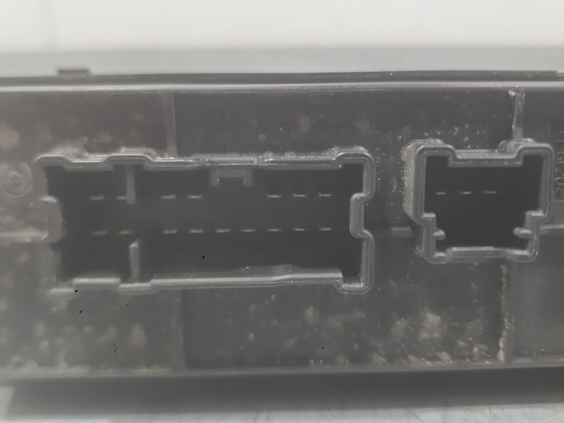 Recambio de mando elevalunas delantero izquierdo para nissan juke (f15) 1.5 dci referencia OEM IAM 254011KA0D  