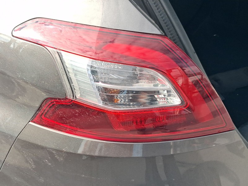 Recambio de piloto trasero izquierdo exterior para peugeot 308 ii (lb_, lp_, lw_, lh_, l3_) 1.6 hdi referencia OEM IAM 967781768