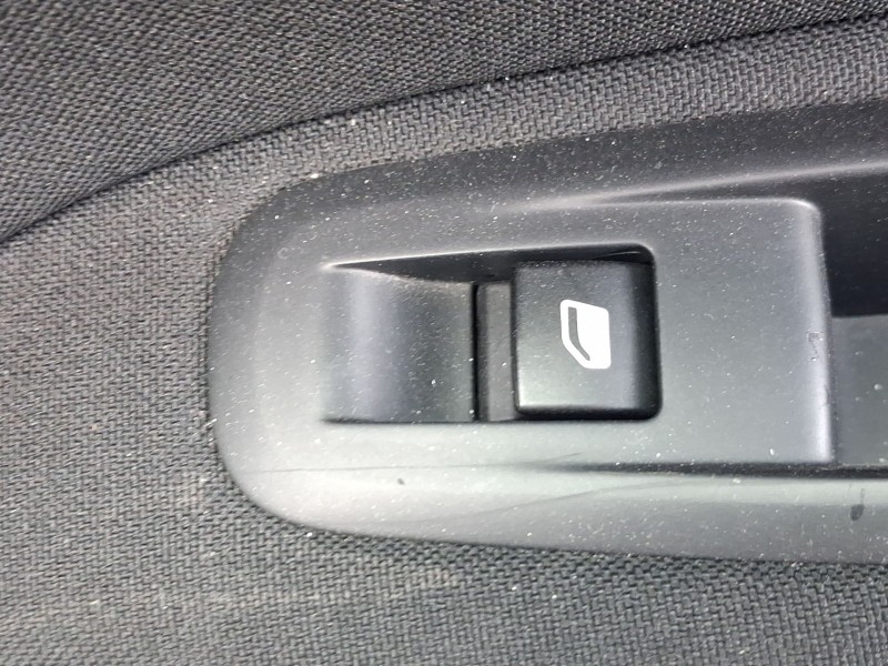 Recambio de mando elevalunas trasero derecho para peugeot 308 ii (lb_, lp_, lw_, lh_, l3_) 1.6 hdi referencia OEM IAM 96762292ZD