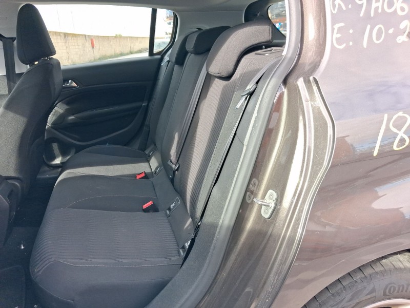 Recambio de asientos traseros para peugeot 308 ii (lb_, lp_, lw_, lh_, l3_) 1.6 hdi referencia OEM IAM   