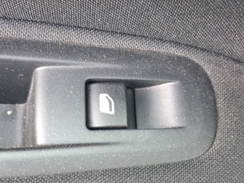 Recambio de mando elevalunas trasero izquierdo para peugeot 308 ii (lb_, lp_, lw_, lh_, l3_) 1.6 hdi referencia OEM IAM 96762292