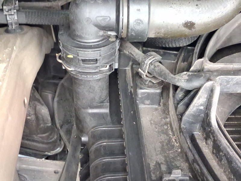 Recambio de radiador agua para peugeot 308 ii (lb_, lp_, lw_, lh_, l3_) 1.6 hdi referencia OEM IAM 9809141780  
