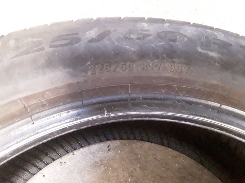 Recambio de neumatico pareja para neumaticos reutilizados - referencia OEM IAM 225501798Y PIRELLI 225/50/17/98Y