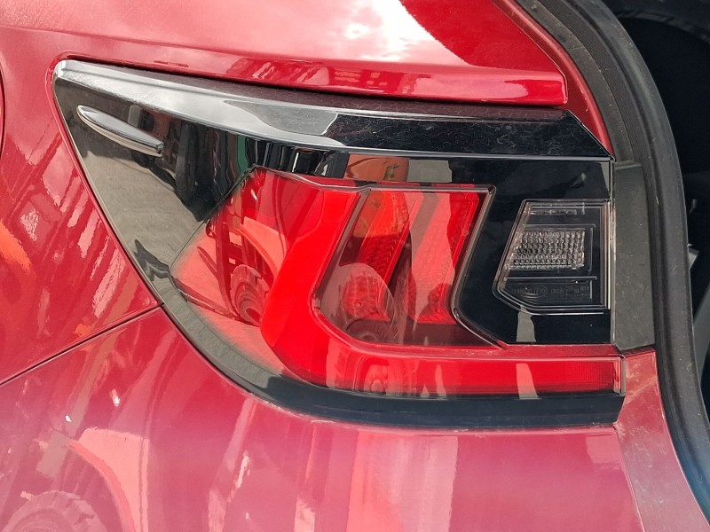 Recambio de piloto trasero izquierdo exterior para lexus lbx referencia OEM IAM   