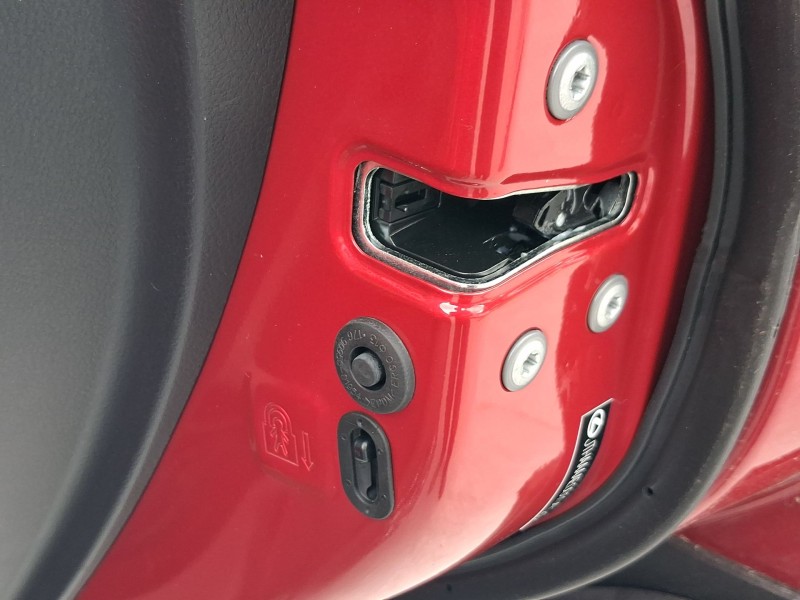 Recambio de cerradura puerta trasera derecha para lexus lbx referencia OEM IAM 6905078030  