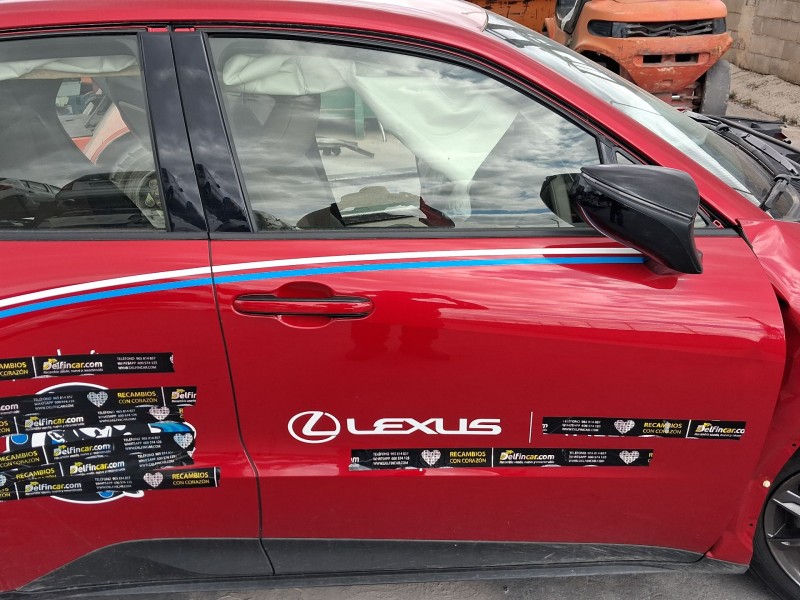Recambio de puerta delantera derecha para lexus lbx referencia OEM IAM 6700152691  