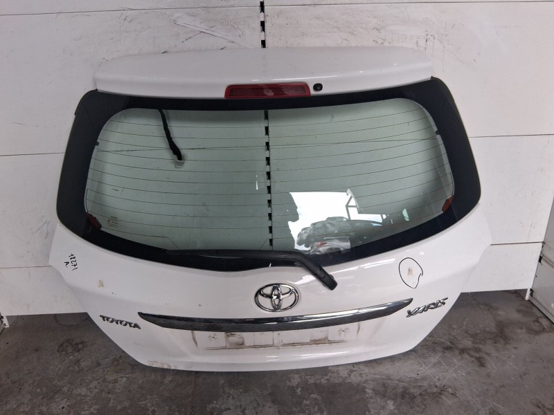 Recambio de porton trasero para toyota yaris (_p13_) 1.3 (nsp130_) referencia OEM IAM 670050D111 ROZADO 