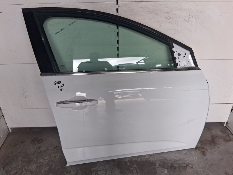 Recambio de puerta delantera derecha para renault megane iv hatchback (b9a/m/n_) 1.5 blue dci 115 (b9a6) referencia OEM IAM 8010