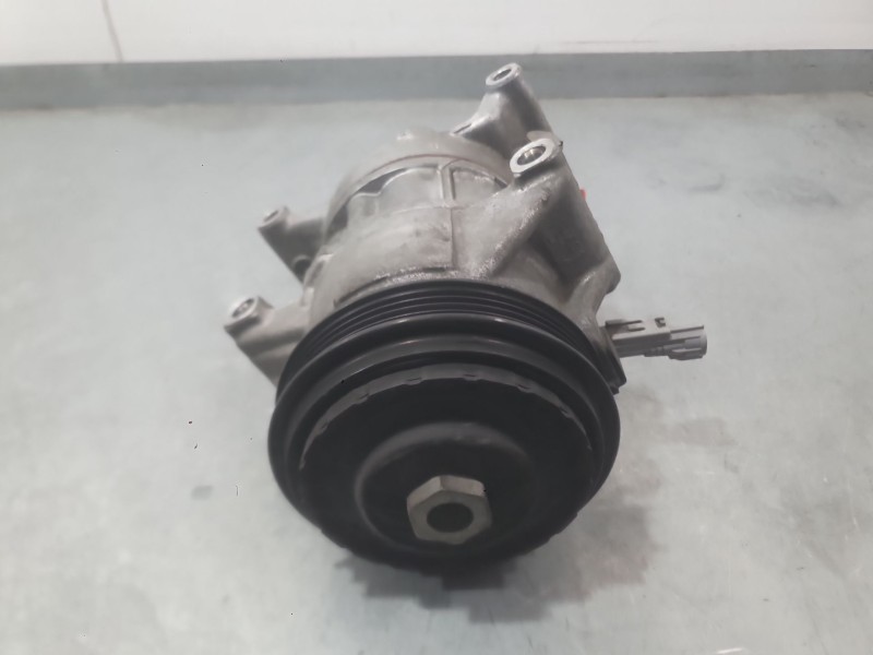 Recambio de compresor aire acondicionado para toyota yaris (_p13_) 1.3 (nsp130_) referencia OEM IAM 883100D400  