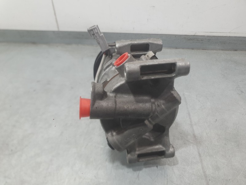Recambio de compresor aire acondicionado para toyota yaris (_p13_) 1.3 (nsp130_) referencia OEM IAM 883100D400  