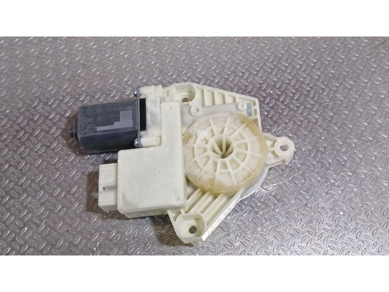 Recambio de motor elevalunas delantero derecho para seat toledo iv (kg3) 1.6 tdi referencia OEM IAM   