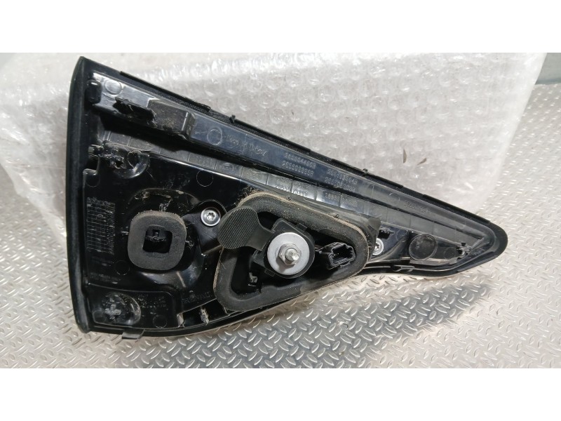 Recambio de piloto trasero derecho interior para renault clio v (b7_) 1.5 blue dci 100 (b7ad) referencia OEM IAM 265506440R  