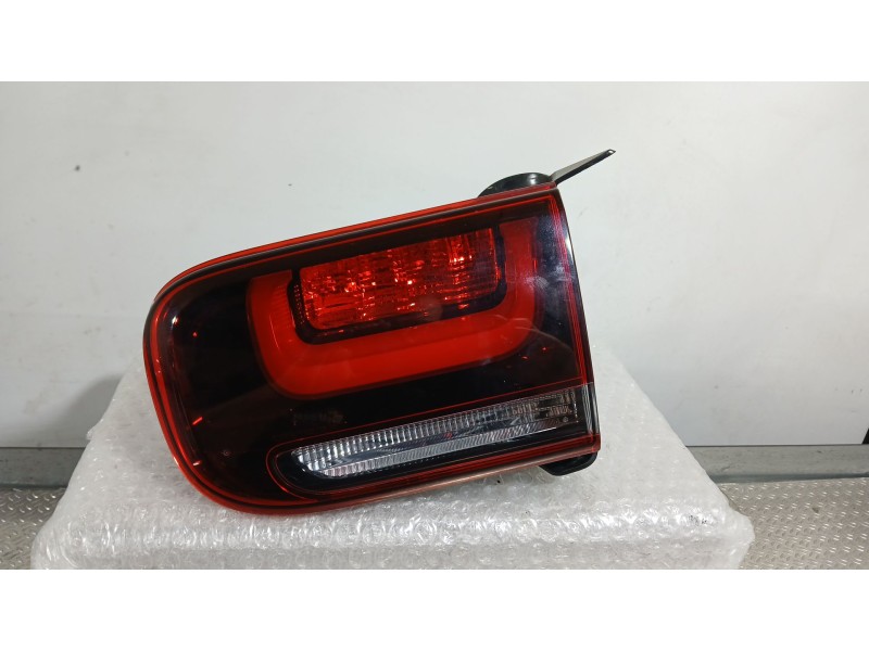 Recambio de piloto trasero derecho interior para citroën c4 cactus 1.2 thp 110 referencia OEM IAM 9821352180  