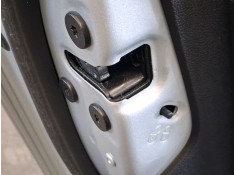 CERRADURA PUERTA TRASERA IZQUIERDA 825037601R 