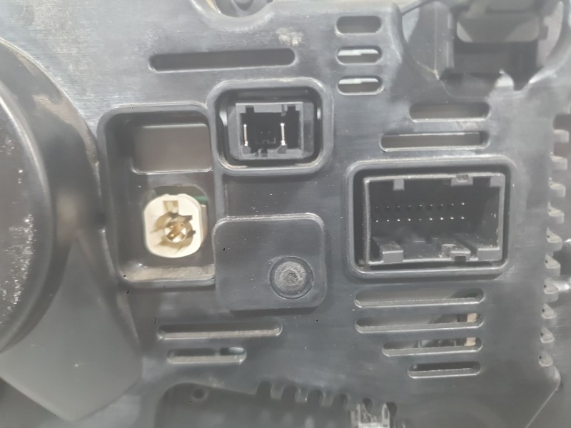 Recambio de cuadro instrumentos para maserati grecale modena mild hybrid q4 referencia OEM IAM 0670294088  